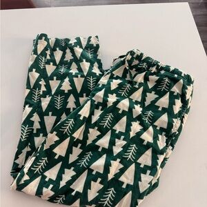 Hanna Andersson Green and Cream Tree Pajama Pants